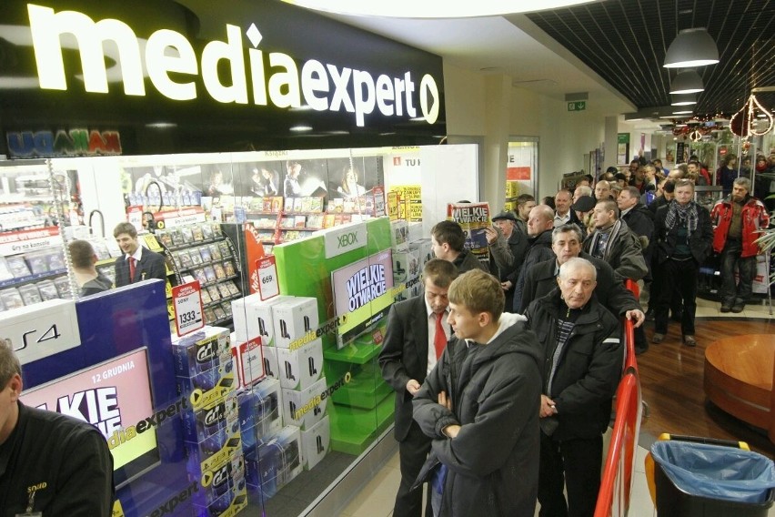Wrocław: Dwa sklepy Media Expert otwarte. Klienci polowali na okazje (CENY,  PROMOCJE, ZDJĘCIA) | Gazeta Wrocławska