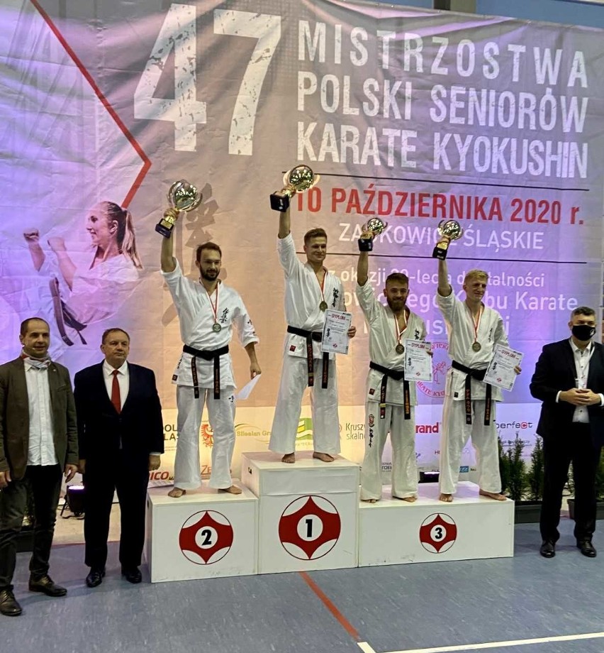 Przedstawiciele Opolskiego Klubu Karate Kyokushin na podium