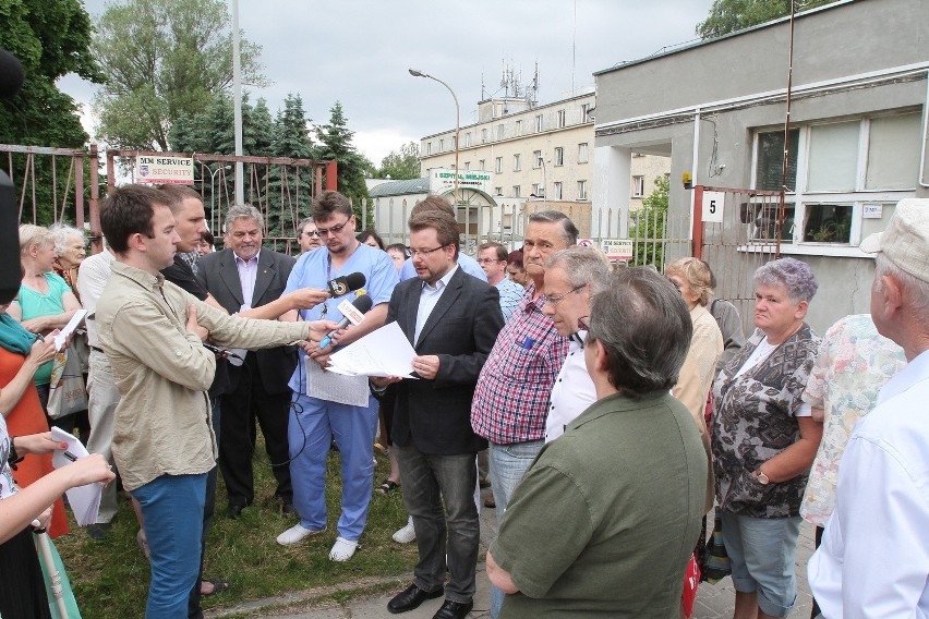 Mieszkańcy Stoków chcą zatrzymać chirurgów w szpitalu im. Sonnenberga [ZDJĘCIA]