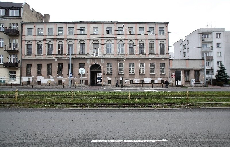 Stara siedziba Wydziału Ruchu Drogowego mieści się w budynku...