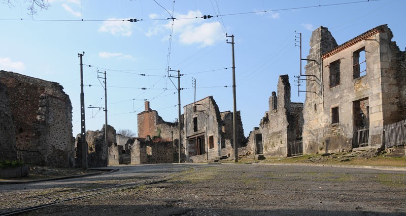 Oradour-sur-Glane - całe miasteczko w środkowej Francji...