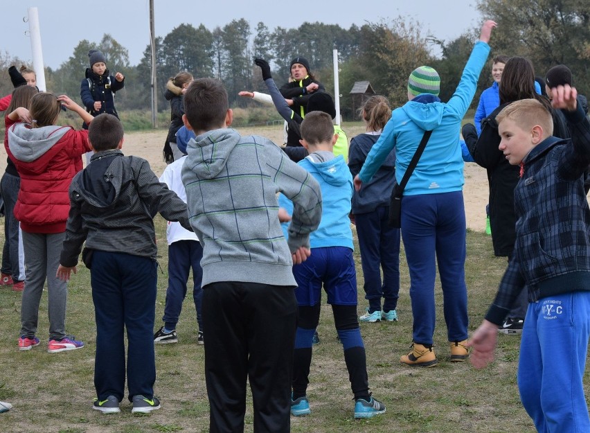 Uczniowie „Jedynki” świętowali Dzień Nauczyciela na sportowo (zdjęcia)