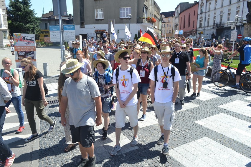 Setki pielgrzymów na ulicach Rybnika