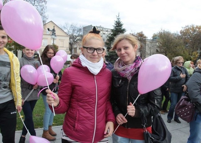 - O zdrowie trzeba dbać w każdym wieku mówią (od lewej) Agata Wnukowska i Monika Starzyk, uczennice Zespołu Medycznych Szkół Policealnych w Radomiu.