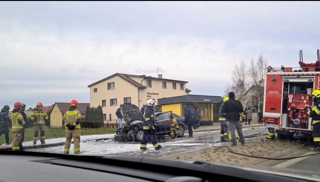 Pożar auta w Swarzewie. Zobaczcie zdjęcia