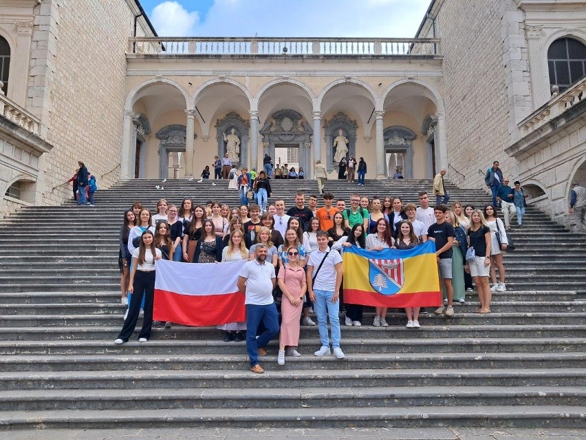 Uczniowie z Niska pojechali do Włoch w poszukiwaniu polskich śladów. Zobacz zdjęcia