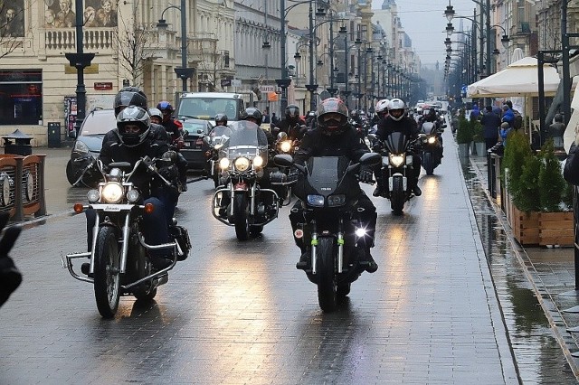 Parada ulicą Piotrkowską otwierająca sezon motocyklowy w 2019 r.