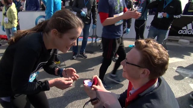 Klaudia Żebrowska, została poproszona przez swojego chłopaka o rękę na mecie Półmaratonu Warszawskiego