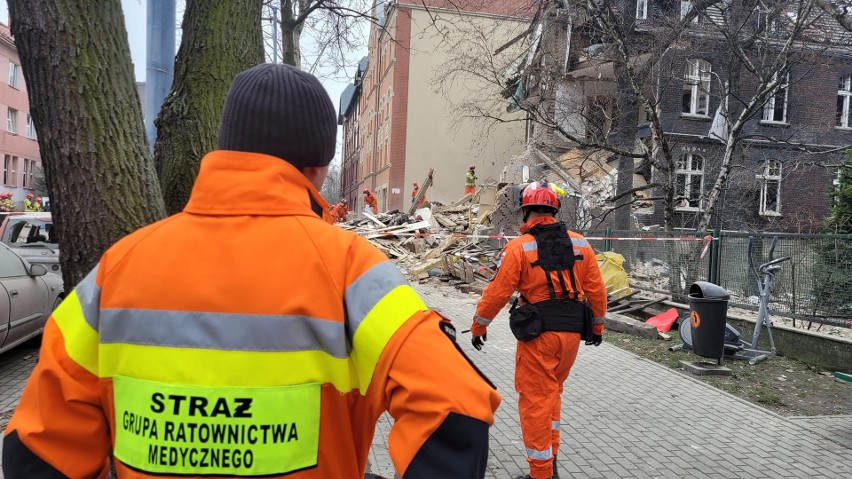 Wybuch gazu w Katowicach. Zginęły dwie kobiety. Strażacy z...