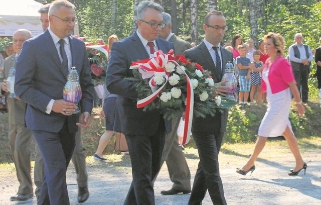 Od lewej: wicewójt gminy Łagów Zbigniew Meducki, wójt Paweł Marwicki oraz przewodniczący Rady Gminy Marek Bartkiewicz.