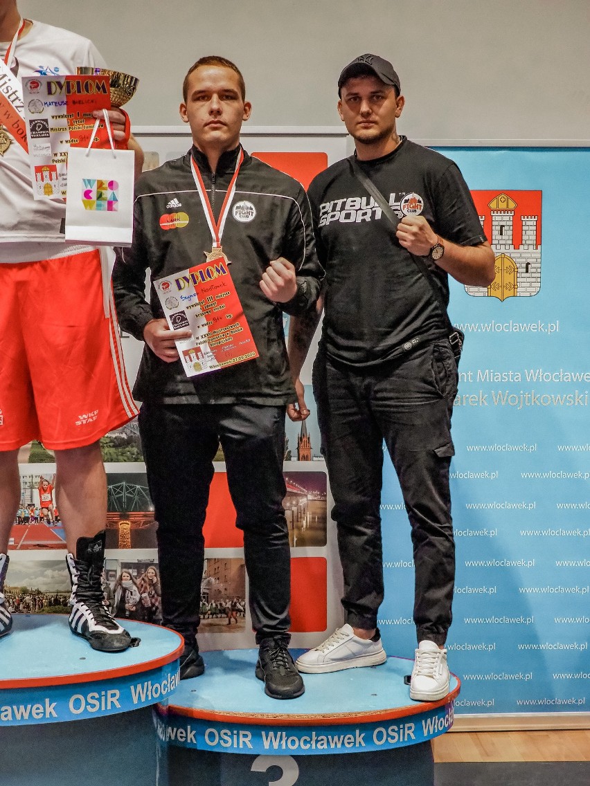 Pięściarz Fight Clubu Koszalin z medalem mistrzostw Polski juniorów