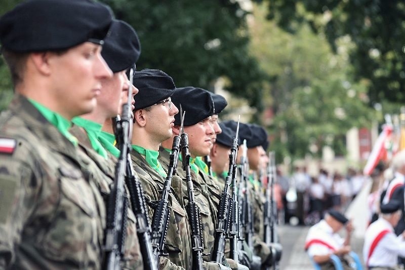 Uroczystości patriotyczne rozpoczęły się mszą świętą w...