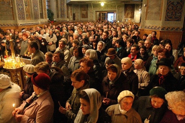 Wierni zgromadzeni w cerkwi św. Mikołaja