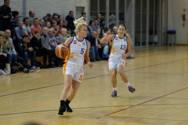 Karolina Olszewska zdobyła w niedzielnym meczu dla Pomarańczarni MUKS 11 punktów