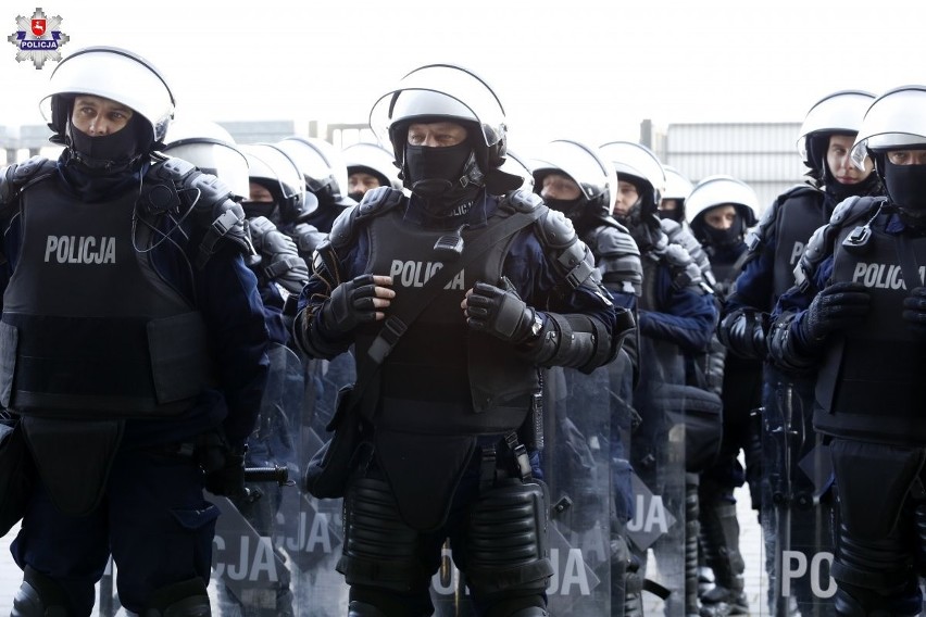 Bezpieczeństwo imprez masowych. Ćwiczenia policji na Arenie Lublin przed mistrzostwami świata (ZDJĘCIA)