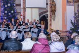 Kolędowanie w Janie. Koncert chóru Echo-Arioso w Stargardzie NA ZDJĘCIACH