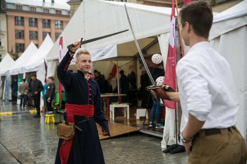 Kraków. Grupowe łapanie cząstek smartfonami i szachy na Festiwalu Nauki i Sztuki