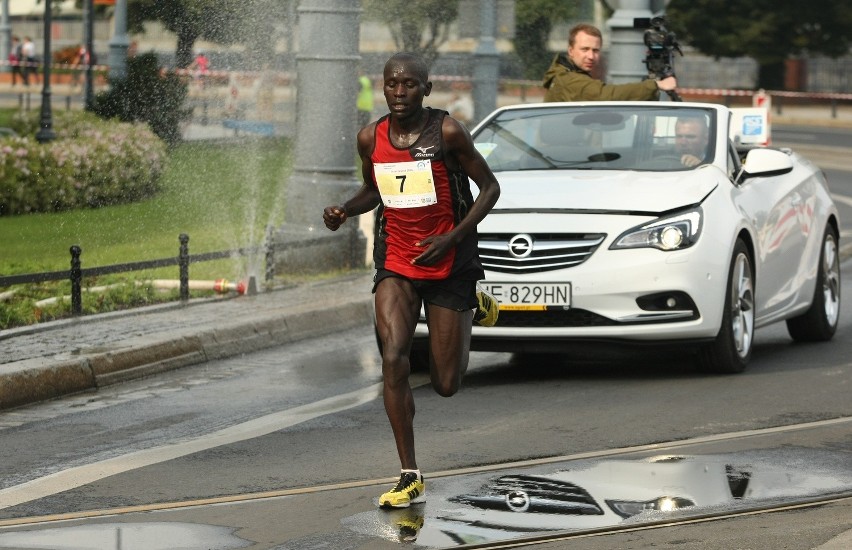 Maraton Wrocław 2014. Kenijczycy zdominowali bieg. Kangogo blisko rekordu (WYNIKI, ZDJĘCIA)