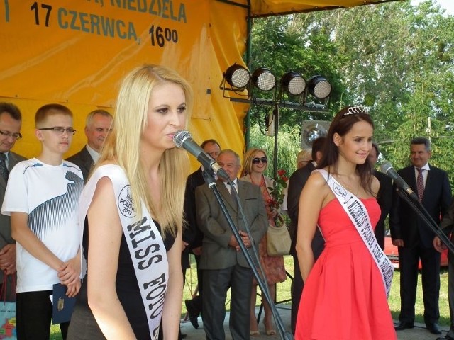 Utytułowane finalistki konkursu Miss Polonia Ziemi Radomskiej 2012 zostały gorąco przywitane przez władze powiatu zwoleńskiego.