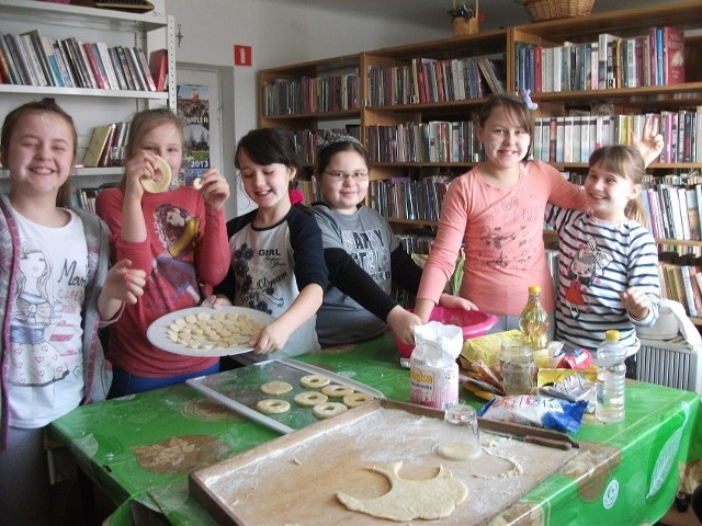 W Sycynie w tłusty czwartek odbyły się zajęcia kulinarne.