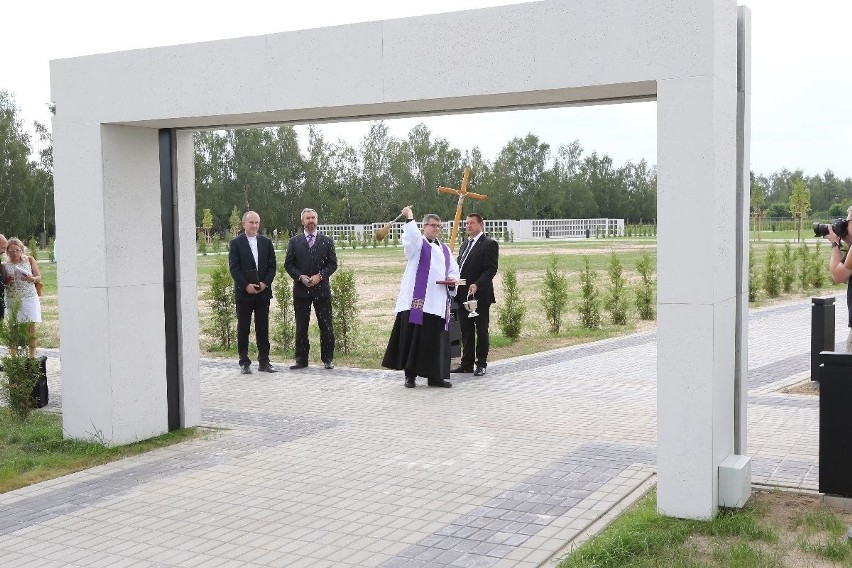 Będą nowe miejsca na cmentarzu w Cedzynie. Jest też kolumbarium