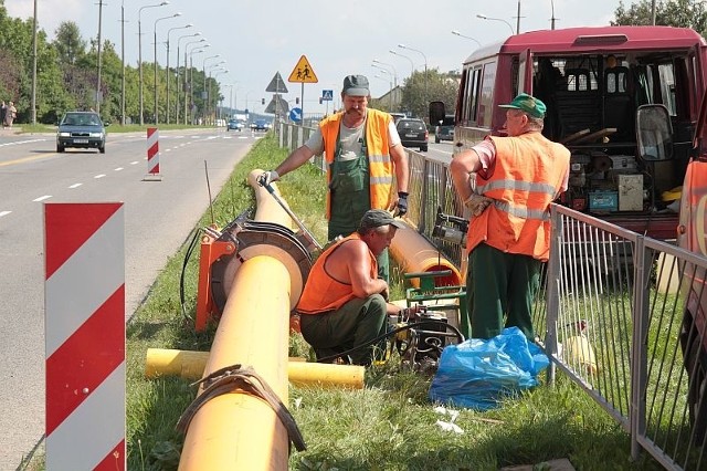 Ten nowy gazociąg na ulicy Warszawskiej zostanie zakopany metr pod ziemią.