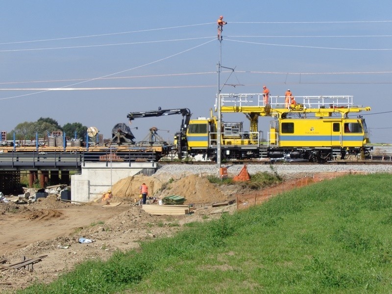 Wrocław: Tak powstaje nowy most na Strachocinie (ZDJĘCIA)