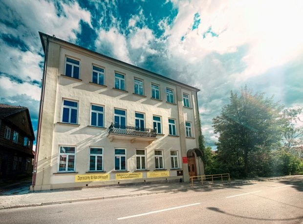 Społeczne Liceum Ogólnokształcące STO przy Fabrycznej zajęło II miejsce w ogólnopolskim rankingu „Szkoły kompetencji przyszłości 2015”, opublikowanym przez Rzeczpospolitą.