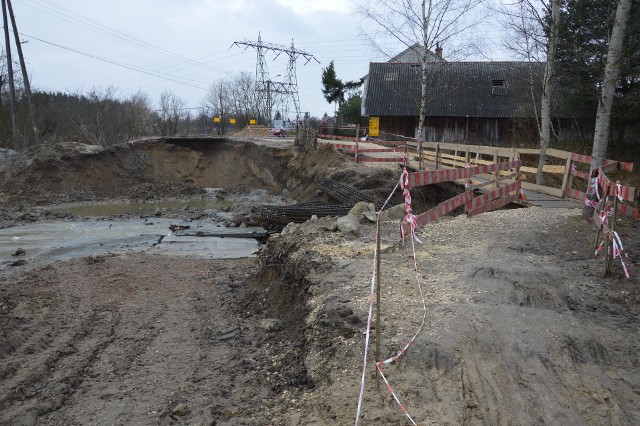 Firma, która rozpoczęła prace budowlane w ubiegłym roku, nie poradziła sobie z zadaniem.