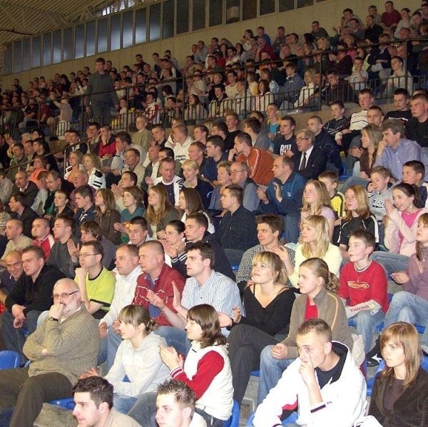 Podczas meczów rozgrywanych w Mielcu zawsze są pełne trybuny. Na niedzielny mecz finału Pucharu Polski drużyny będzie oklaskiwać ponad dwa tysiące osób.