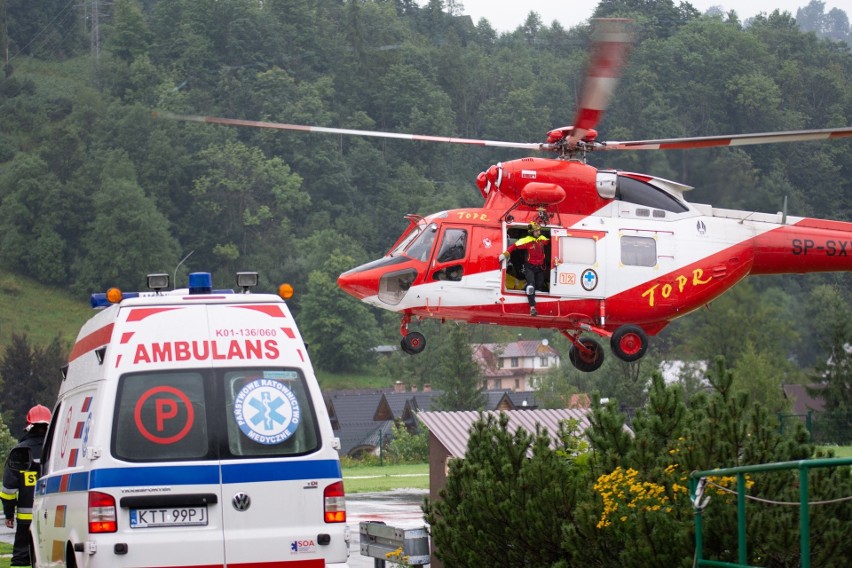 Burza w Tatrach. Piorun uderzył w Giewont. Cztery osoby nie żyją, w tym dzieci. Ponad 150 rannych. Żałoba w Zakopanem 23. 08. 2019