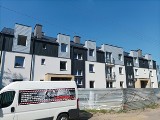 Budowa bloku komunalnego przy ul. Wołodyjowskiego w Ostrowi Mazowieckiej na finiszu. Zdjęcia