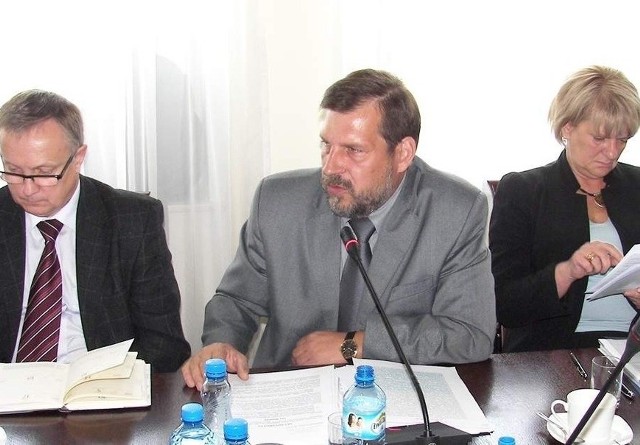 Piotr Mówiński (drugi od lewej) nie doczekał się odpowiedzi na swój wniosek (fot. A. Schreiber-Gut)