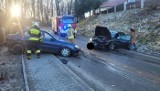 Wypadek w Modlnicy. Czołowe zderzenie dwóch samochodów