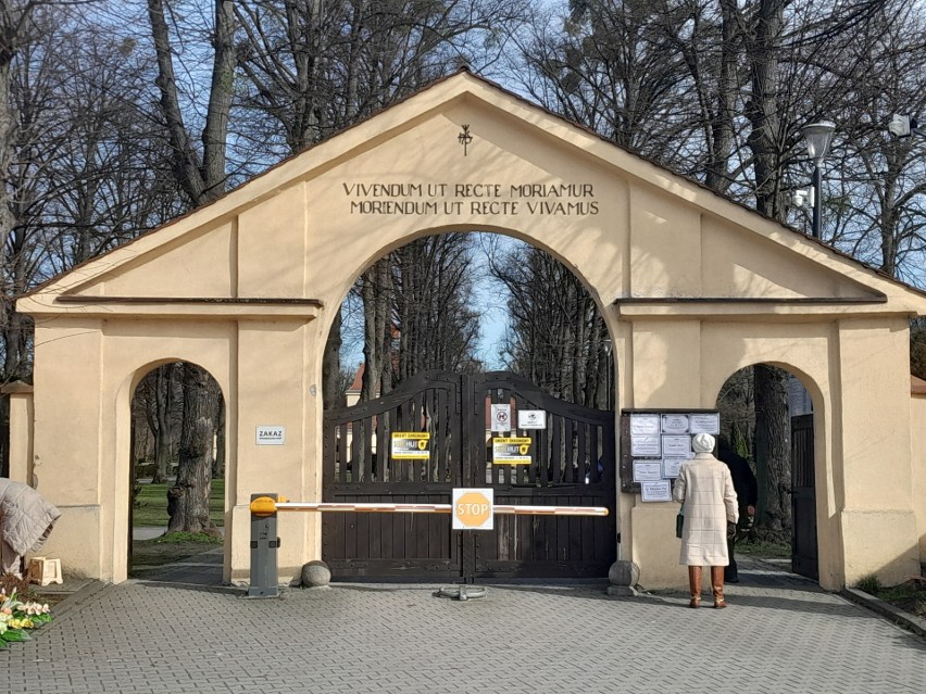 Cmentarz Centralny w Gliwicach - nekropolia wygląda jak...