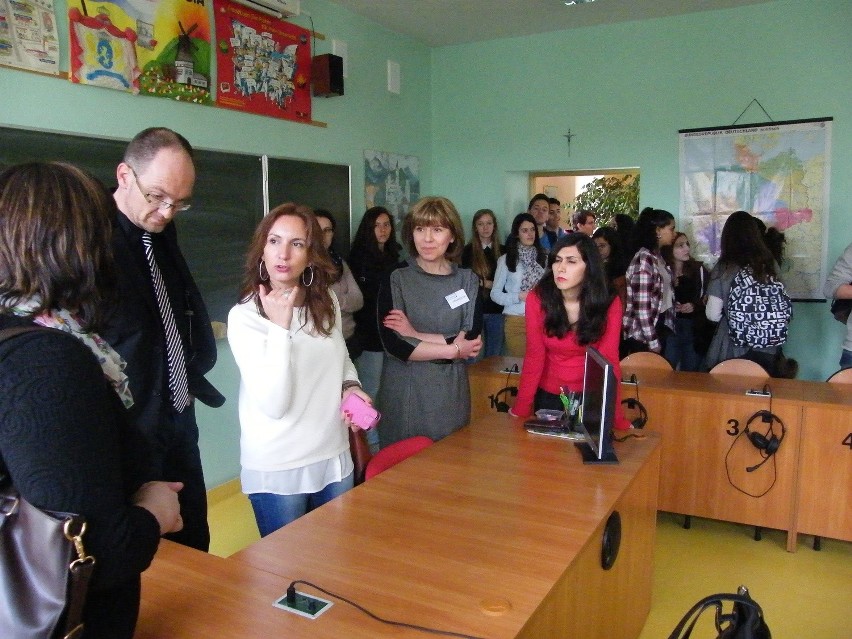 Młodzież z zagranicy w liceum w Opatowie