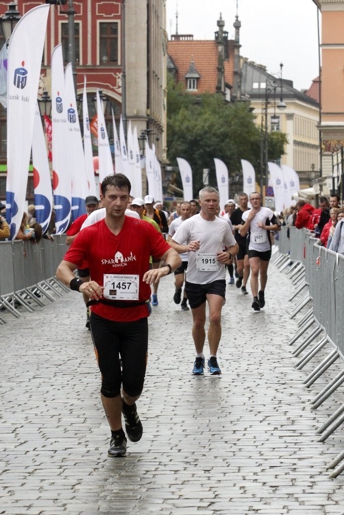 Maraton Wrocław - ZDJĘCIA - zawodnicy z numerami 1801 - 2000