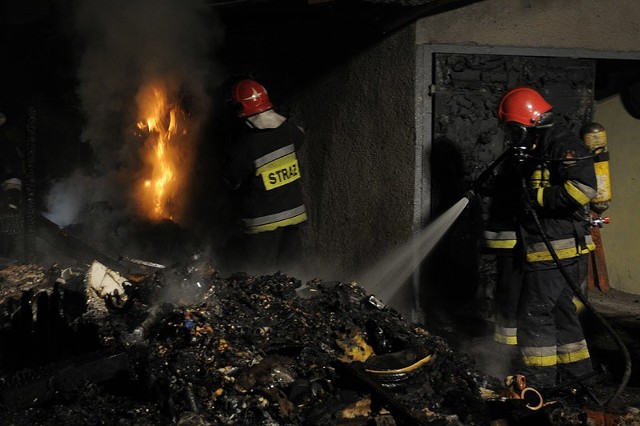 Nie wiadomo, co wywołało pożar, który wybuchł w przedsiębiorstwie pod Bydgoszczą.