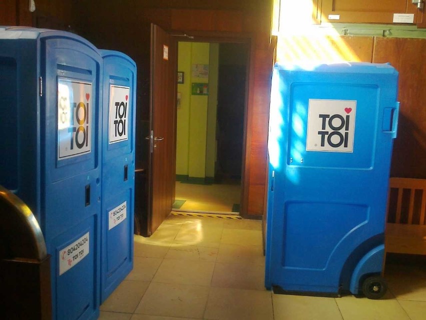 Szczecin: TOI TOI-e dla dzieci w przedszkolu. Bo toalety są w remoncie