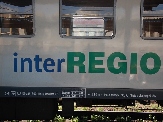 Przewozy Regionalne obsługują pociągi REGIO, InterREGIO i REGIOekspress. 