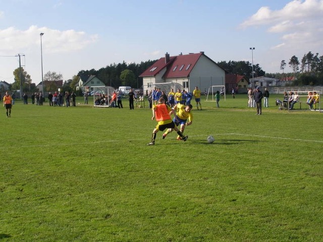 Zawody odbywały się przy pięknej pogodzie na dobrze przygotowanym boisku Klubu Sportowego Moravia.