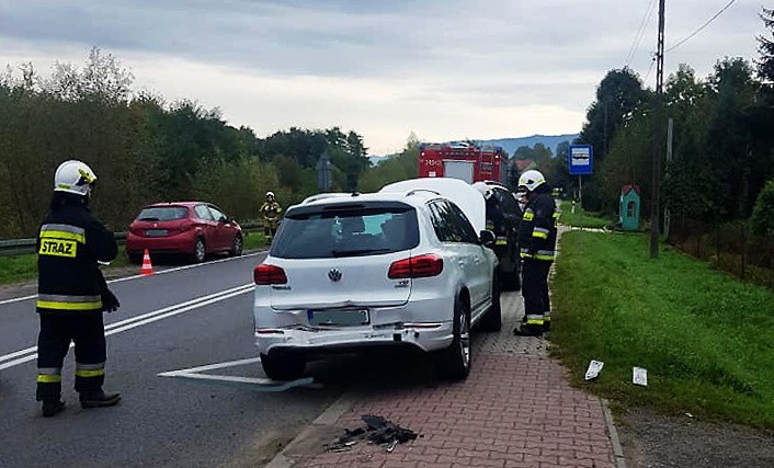Grybów. Zderzenie trzech samochodów osobowych na drodze do Tarnowa
