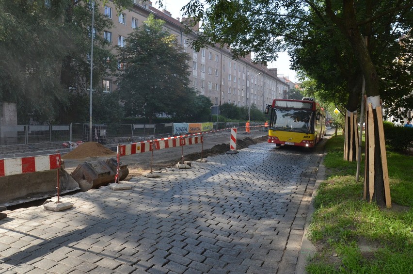 Remonty Wyszyńskiego i Nowowiejskiej idą pełną parą (NOWE ZDJĘCIA)