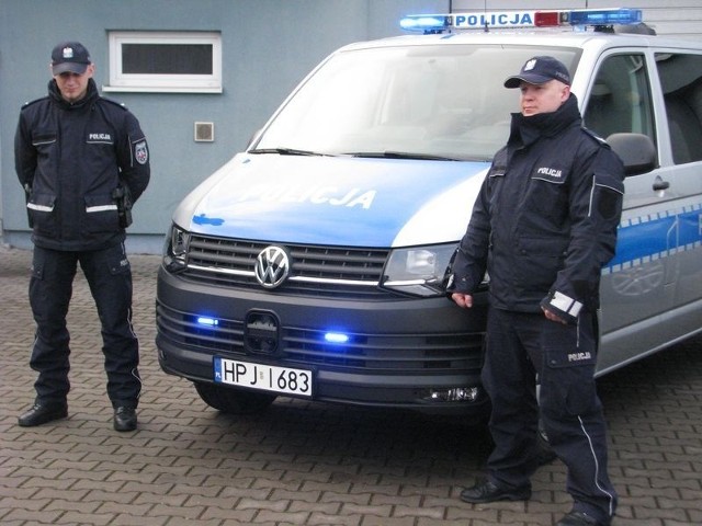 Policjanci z Olesna dostali nowe radiowozy.