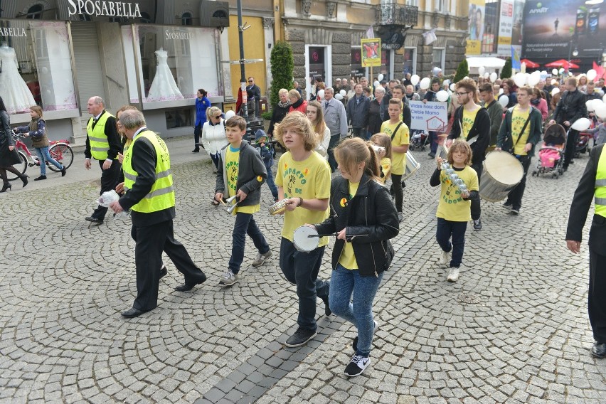 Marsz dla Życia i Rodziny w Radomiu - „Życie jest bezcenne”