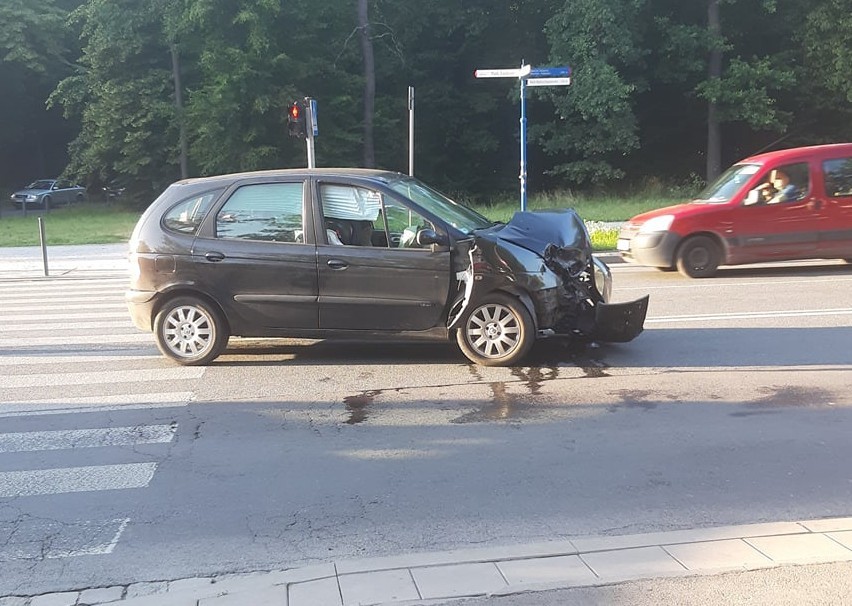 Wypadek na skrzyżowaniu Popowickiej i Wejherowskiej 