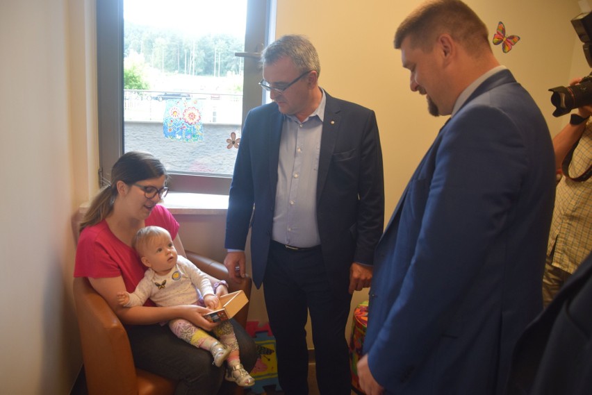 Specjalny pokój dla rodzin otworzono w Starostwie Powiatowym w Kielcach [WIDEO, ZDJĘCIA]