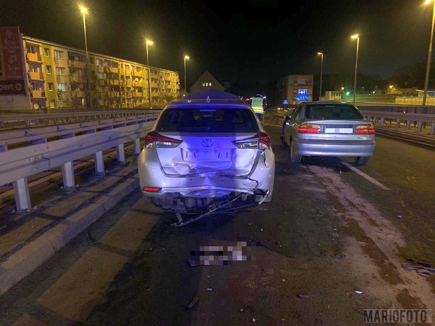 Wypadek na estakadzie na placu Konstytucji 3 Maja w Opolu...