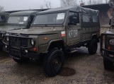 Wojsko sprzedaje sprzęt z demobilu: samochody terenowe, ciężarówki i gitary. Ceny sprzętu z demobilu AMW