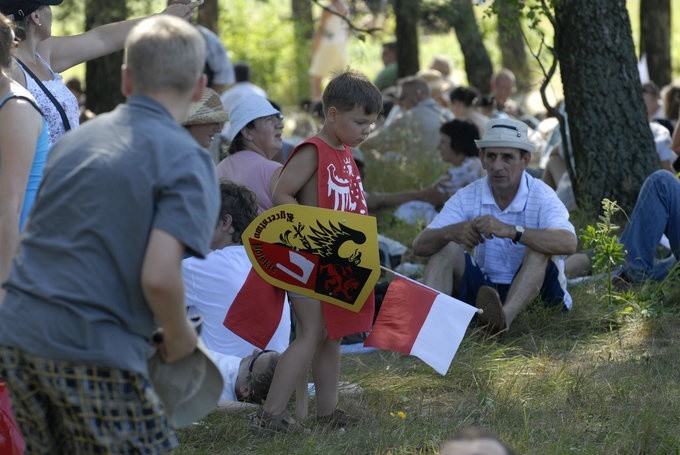 Każdy chce zerwać pawie pióra